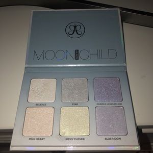 NEW WITHOUT TAGS ANASTASIA MOONCHILD GLOWKIT